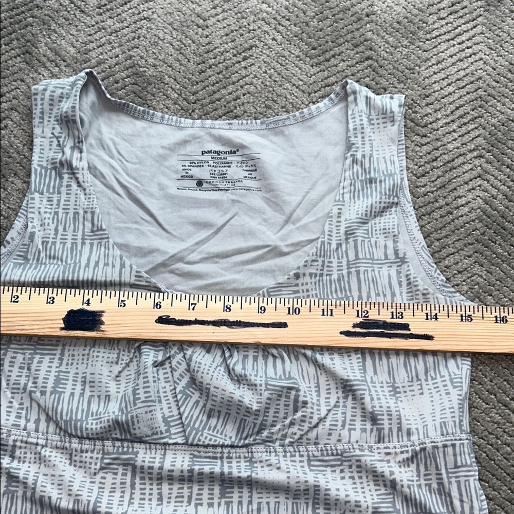 Patagonia Womens Bandha Tank Top Size M Light Gray Floral Stretch Scoop Neck - Picture 7 of 8